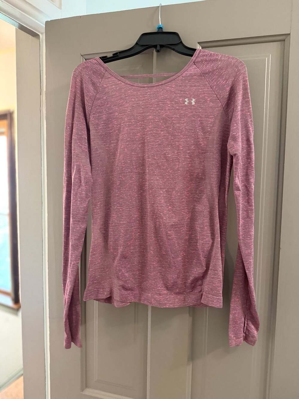 Under Armour Women's Seamless Long Sleeve Athletic Top Pink Thumbholes Size MD